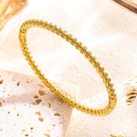 Gelang Wanita Manik-Manik Bunga Titanium Lapis Emas 18K Gaya Eropa Amerika, Sederhana, Grosir Pabrik Joker
