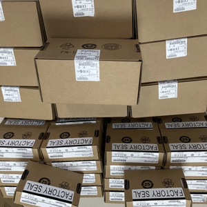Contrôleur alimenté 240 VDC 1766-L32BXBA avec entrée/sortie analogique intégrée, relais et sortie numérique – Pièces de rechange pour contrôle industriel – Allemagne - Product Image 3