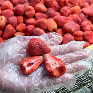 Le fette di fragola sono un tipo di frutta liofilizzata che la gente ama mangiare. Preservano il sapore delle fragole. - Product Image 6