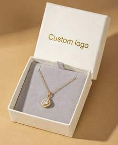 Una collana dal significato profondo con un messaggio inciso, perfetta per esprimere il tuo amore e il tuo impegno. - Product Image 2