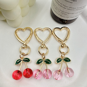 Ciondolo a Cuore per Borsa Bestseller, Ciondolo in Metallo a Forma di Cuore, Ciondolo Trasparente Rosso e Rosa, Portachiavi a Forma di Ciliegia - Product Image 5