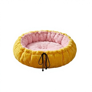 Lit pour animaux de compagnie de haute qualité Amistar Royal Cloud Classic Luxury en fausse fourrure durable et écologique 102*102 pour chats toutes saisons Carton - Product Image 1