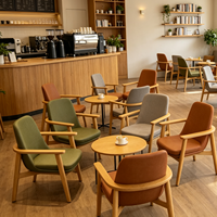 Mobilier de café nordique en bois massif pour espace lounge, négociation, détente, librairie, bar, restauration, pâtisserie, salon de thé au lait, comprenant canapé, table et chaise