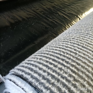 Panneau renforcé de barrière d'argile de couverture de bentonite enveloppé par <span class=keywords><strong>géotextile</strong></span> pour des revêtements d'étang - Product Image 2