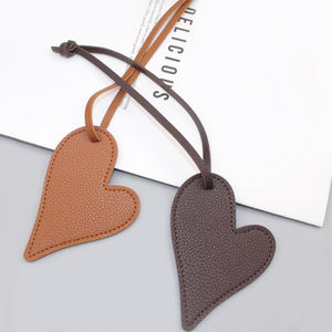 Nouveau design, vente en gros, breloques <span class=keywords><strong>de</strong></span> sac en forme <span class=keywords><strong>de</strong></span> cœur, accessoires porte-clés cœur, pendentif en cuir PU - Product Image 2