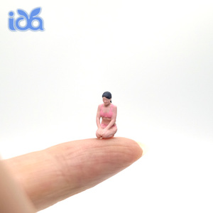 IOTA Ensemble de 2 figurines miniatures en résine plastique de 2 cm, thème 'Happy Summer Time', dérivés d'animation, personnages de dessins animés pour les amateurs, design de personnage, divertissement - Product Image 4