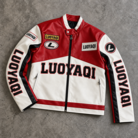 Veste de course personnalisée noire, rouge et blanche avec patchs lettrés, fermeture éclair, col montant, style streetwear décontracté urbain rétro pour hommes