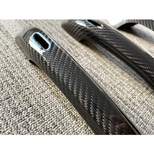 OUER Nueva Cubierta de Manija de Puerta de Fibra de Carbono Pulida Mejorada para Macan Cayenne con Ajuste Universal - Product Image 4