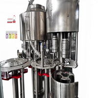 Ligne de production d'eau en bouteille équipement industriel liquide 2000bph eau 3 en 1 machines de remplissage automatiques