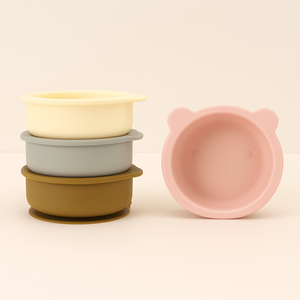 Vajilla de Uso Diario Libre de BPA, Diseño Portátil con Dibujos Animados de Ositos, Material de Silicona de Grado Alimenticio, Plato para Bebé con Ventosa - Product Image 1