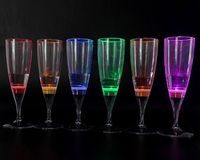 Production de masse en usine de verres à champagne à induction 6 couleurs 150ml 5oz LED verre à champagne