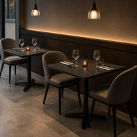 Table de bistrot moderne de 60 cm carrés, aspect marbre, avec base en piédestal noir pour café, restaurant, hôtel, salle à manger
