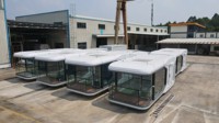 Maisons conteneurs contemporaines à structure en acier, villas modernes type capsule spatiale, appartements, bureaux, hôtels, complexes hôteliers préfabriqués en panneaux sandwich