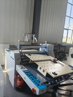 Machine de laminage de film ondulé d'occasion, 99% neuve, bien entretenue