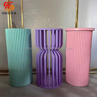 Décoration d'événement pour fête de naissance, socle rond en métal de haute qualité pour gâteau, socle en acrylique blanc ondulé pour mariage