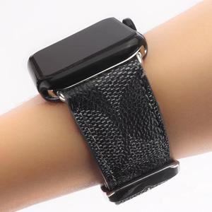 Correa de reloj de cuero genuino de diseñador de lujo con abalorios personalizados <span class=keywords><strong>para</strong></span> Apple iWatch <span class=keywords><strong>iPhone</strong></span> Series 6 7 - Product Image 2