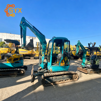 Б/у мини-экскаватор Kubota KX135 в хорошем рабочем состоянии, с ковшом 0,2 м³, грузоподъемность 3,5 тонны, на гусеничном ходу, для работы на мусорных полигонах