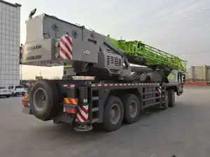 Zoomlion建設機械70トントラッククレーンZtc700v552