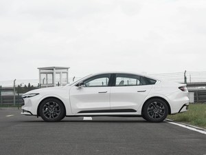 福特蒙迪欧 1.5/2.0T EcoBoost 6速级加速动力旗舰型汽油轿车 - Product Image 4