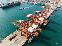 Grue de quai STS pour conteneurs de type STS, 41 tonnes, 60 tonnes, 80 tonnes, 100 tonnes, pour le transport maritime de conteneurs de navires vers les quais, prix de la grue de levage de conteneurs