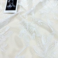 Tissu ajouré en maille brodée avec cordon, dentelle brodée de style français pour robe de villégiature pour femme, maille ajourée brodée