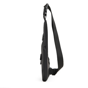 Bolso de Pecho Multifuncional Impermeable para Hombre, Nuevo Bolso Bandolera Triangular Moderno, Versátil y Multiusos - Product Image 5