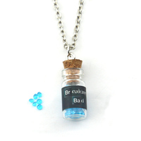 Collier pendentif en métal inspiré de la série TV Breaking Bad, flacon en cristal bleu ciel avec bouchon en liège, collier pour femme et homme, porte-clés, bijoux