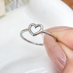 Anillo de Corazón Simple Chapado en Oro de 18K a la Moda, Resistente al Agua, para Mujer - Product Image 3