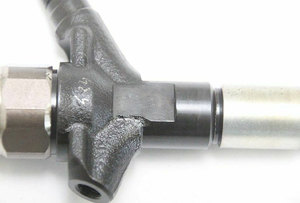 Pièces de moteur automobile en gros d'usine pour Subaru FORESTER 16613-AA020 Injecteur de carburant à rampe commune haute pression - Product Image 2