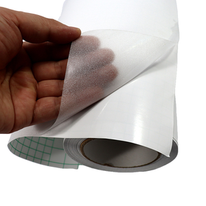 Fabricante de Película de Laminación en Frío, Rollo de Película de PVC con Purpurina y Acabado Mate, Autoadhesiva y Flexible - Product Image 3