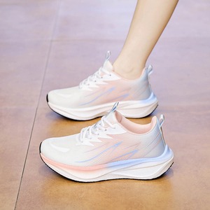 Zapatillas deportivas transpirables de verano para estudiantes con absorción de impactos, calzado deportivo para mujer, nuevo estilo 2026, suela ligera y acolchada - Product Image 2