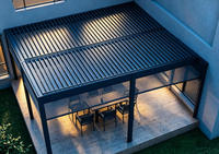 Pergola à lames orientables en aluminium imperméable de type 163 pour jardin et extérieur