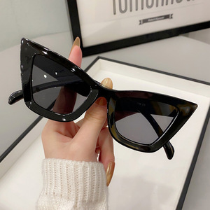 Drop Shipping <span class=keywords><strong>occhiali</strong></span> <span class=keywords><strong>da</strong></span> <span class=keywords><strong>sole</strong></span> moda Cat Eye <span class=keywords><strong>da</strong></span> donna Vintage oversize stile Cateye <span class=keywords><strong>occhiali</strong></span> <span class=keywords><strong>da</strong></span> <span class=keywords><strong>sole</strong></span> quadrati per donne UV400 protezione - Product Image 5