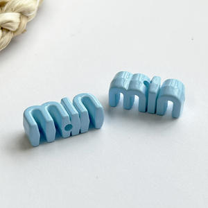 Letras de pintura de color Cuentas perforadas Agujero recto Colgante DIY Accesorios de joyería Cuentas acrílicas Letras de color - Product Image 4