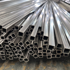 Tubo Cuadrado de Acero Inoxidable Decorativo AISI 304 316, Superficie Pulida 8K, Tubo Cuadrado Sin Costuras de Acero Inoxidable para Construcción - Product Image 2