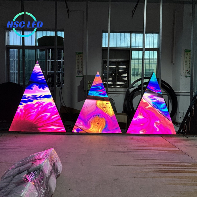 China Customized Triangle LED Screen Display