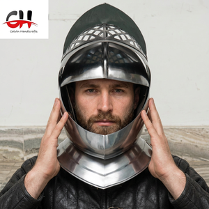 Calvin Handicrafts Casque de Chevalier Médiéval en Métal Poli Fait Main Style Classique Forme Ronde Accessoire de Soin Personnel - Product Image 1