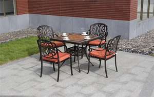 Ensemble de <span class=keywords><strong>table</strong></span> et de chaises de salle à manger d'extérieur en <span class=keywords><strong>aluminium</strong></span> moulé 5 pièces pour 4 <span class=keywords><strong>personnes</strong></span>, comprenant un fauteuil rembourré, adapté aux jardins et aux patios. - Product Image 6