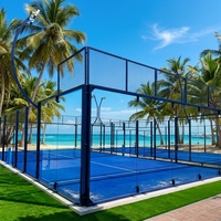 Terrain de padel mobile extérieur avec panneaux en verre trempé, design panoramique, structure en acier, dimensions 20m * 10m