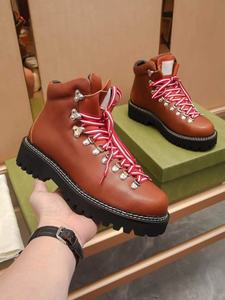 Botas de tobillo a la moda con logotipo personalizado, de goma, de alta calidad, de marca de diseñador, para hombre, impermeables, con cordones, antideslizantes. - Product Image 3