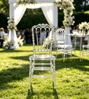 Chaise de salle à manger en acrylique sculptée de style européen, idéale pour les halls d'accueil d'hôtels de charme, les restaurants haut de gamme et les réceptions de mariage en église