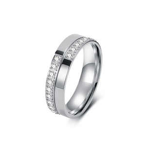 Anillo unisex de titanio y acero con incrustaciones de diamantes, de diseño exclusivo, lujo discreto, de alta gama, resistente al descoloramiento, para el dedo índice. - Product Image 1