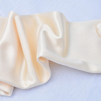 Vente en gros Halloween Opéra Cosplay Gants sexy en satin à manches longues pour femmes avec un doigt complet pour mariage et fête