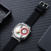 Montre mécanique de luxe unique pour homme, thème football, cadran 3D mobile doré, bracelet en silicone souple rouge, aiguille de 43 mm