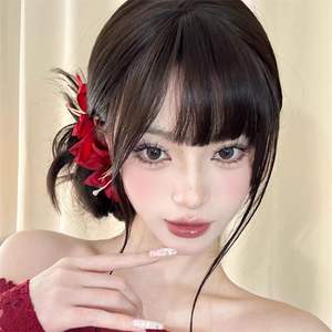 Épingle à cheveux en tissu fleur <span class=keywords><strong>de</strong></span> lys super féerique, accessoire floral tridimensionnel <span class=keywords><strong>de</strong></span> simulation pour voyage, ambiance photo <span class=keywords><strong>de</strong></span> vacances - Product Image 2