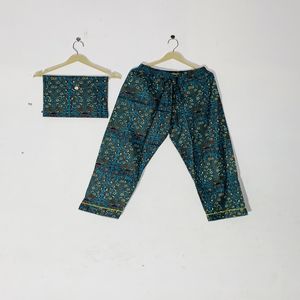 Conjunto de Pijama Floral Estampado a Mano - Ropa de Dormir de Algodón Artesanal, Ropa de Dormir Bohemia de Verano para Mujer y Regalo para Ella - Product Image 3