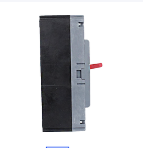 Disjoncteur magnéto-thermique à boîtier moulé (MCCB) CDM3S-160S/3300 160A 3P 35kA 690V AC pour montage sur rail DIN, alimentation industrielle triphasée - Product Image 1