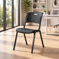 Chaise en plastique empilable multicolores en option, chaise d'invité empilable pour le bureau et les événements