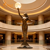 Lampe de sol en bronze personnalisée D&Z Art Group, sculpture artistique, éclairage pour la décoration de hôtels et villas de luxe