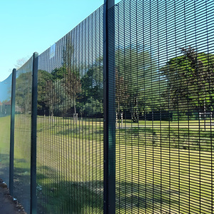 Panneaux de clôture de sécurité anti-escalade 358 à <span class=keywords><strong>vue</strong></span> dégagée <span class=keywords><strong>pour</strong></span> porte de prison Clôture électrique haute protection 358 en treillis métallique - Product Image 1